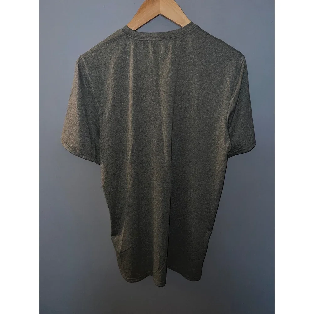 Captivating Oklahoma Sooners Mens Gray Graphic T-Shirt NCAA Fan Gear Size Medium